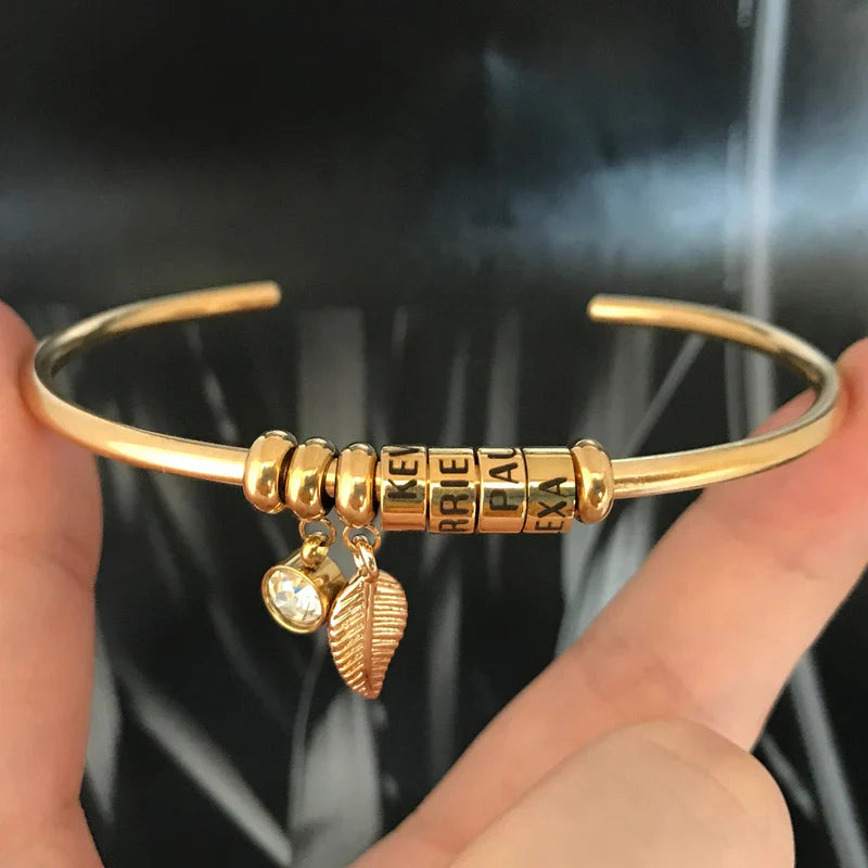 Pulseira Asas de Anjo Personalizável - Minha Familia - Gravação a Laser - Banhado a Ouro